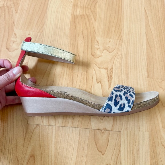 Naot Pixie Wedge Ankle Strap Sandal in Leopard & Red / Size 42 (US 10.5-11) - Picture 4 of 7